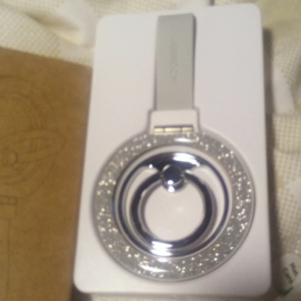 NIB! Silver Magnetic Phone Ring Holder